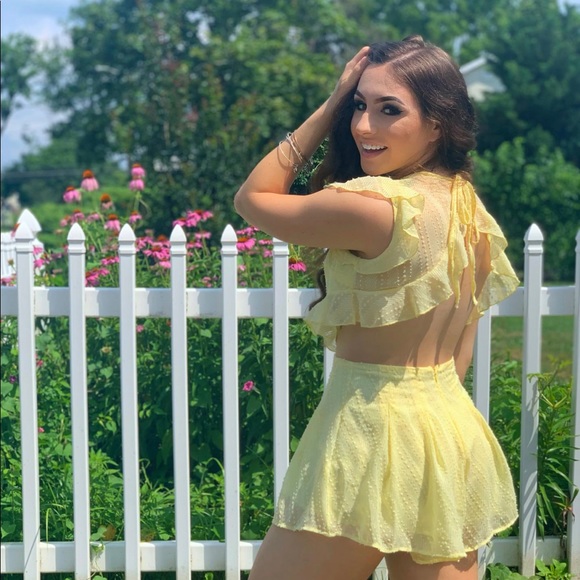 Meet your posher Deana ! - Picture 1 of 2